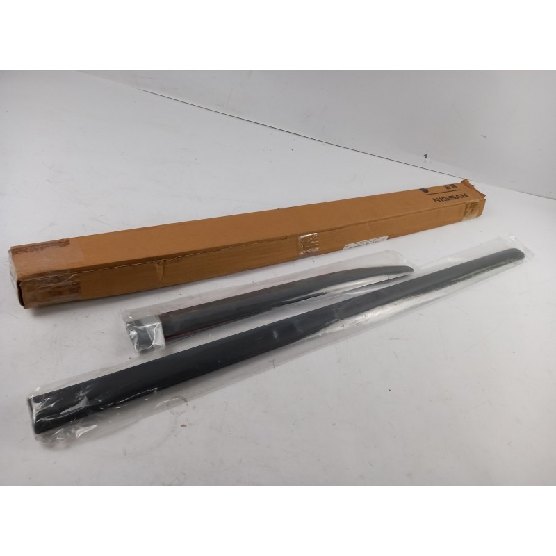Pièce pour NISSAN - Trim/Protective Strip Set, Door KE7601H000
