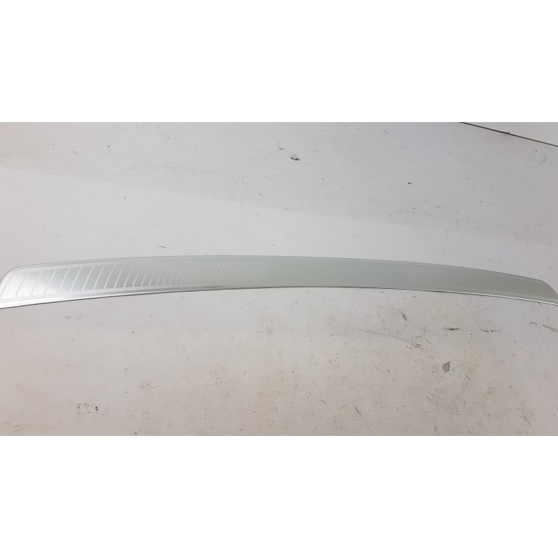Pièce pour NISSAN - Trim/Protective Strip, Bumper KE9673Z530