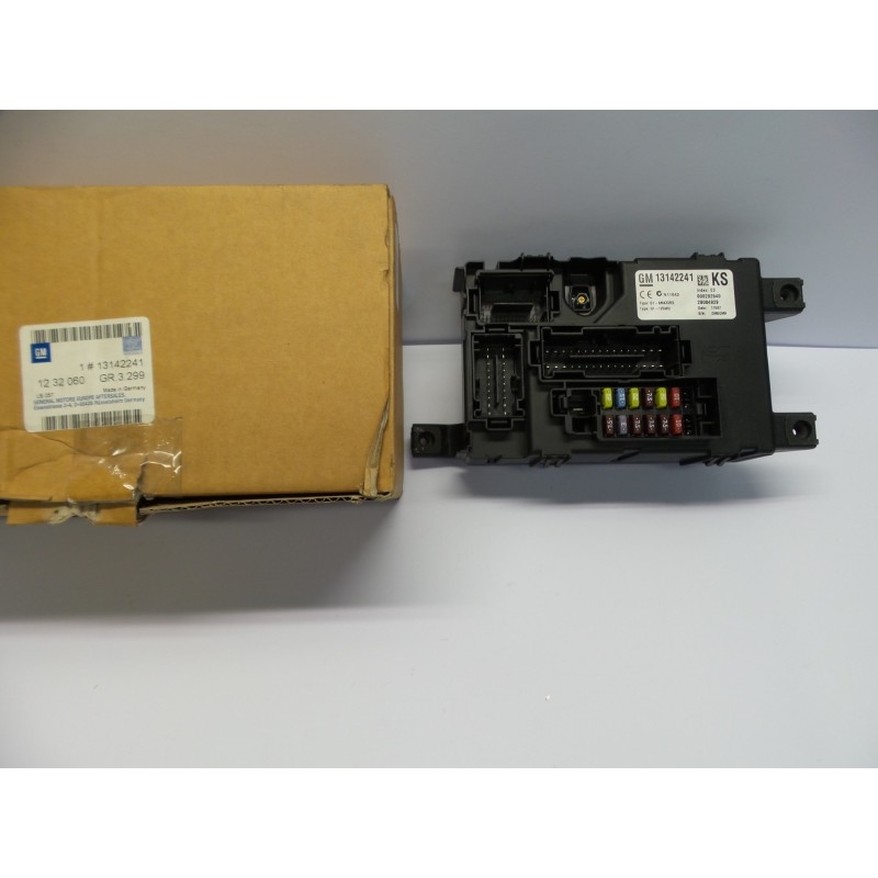 Pièce pour OPEL - Fuse Box 13142241