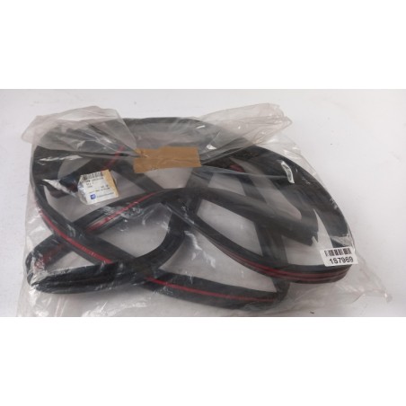 Pièce pour OPEL - Door Seal 39005024