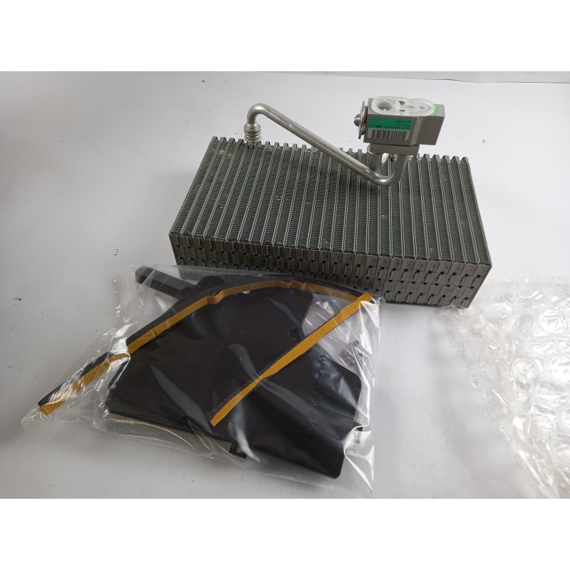 Pièce pour OPEL - Evaporator, Air Conditioning 90541595