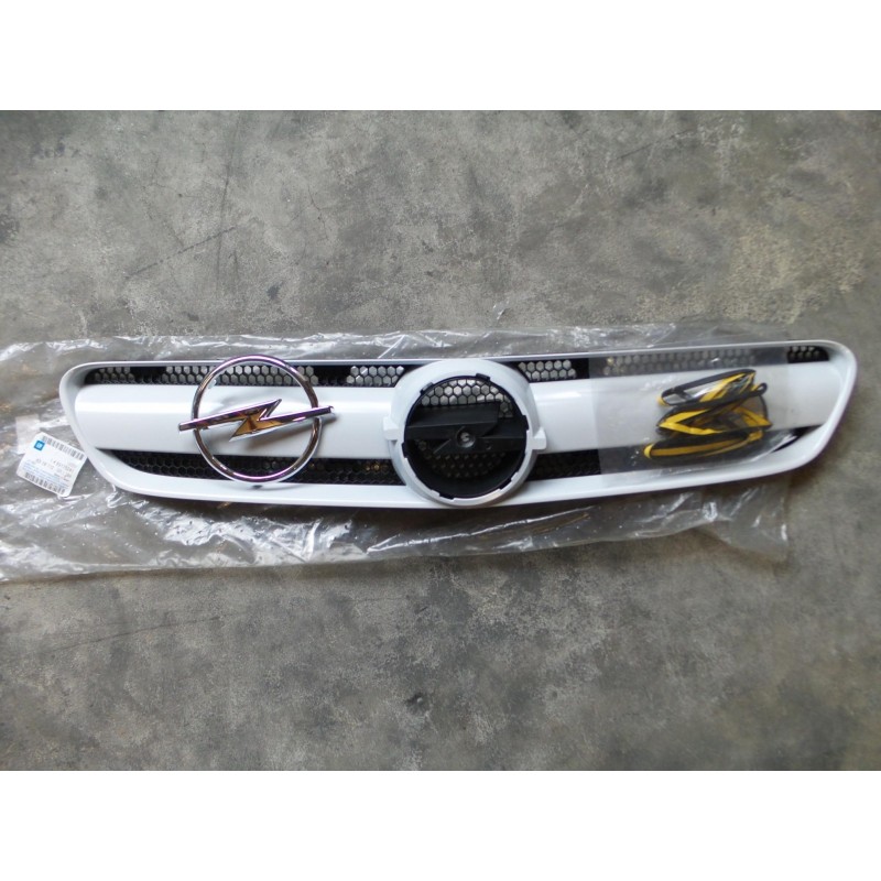 Pièce pour OPEL - Radiator Grille 93175241