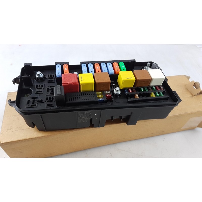 Pièce pour OPEL - Fuse Box 93177638