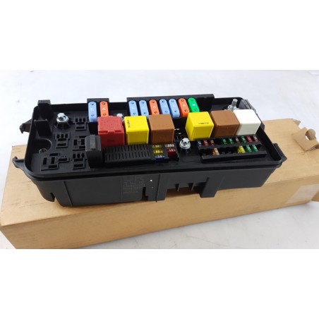 Pièce pour OPEL - Fuse Box 93177638
