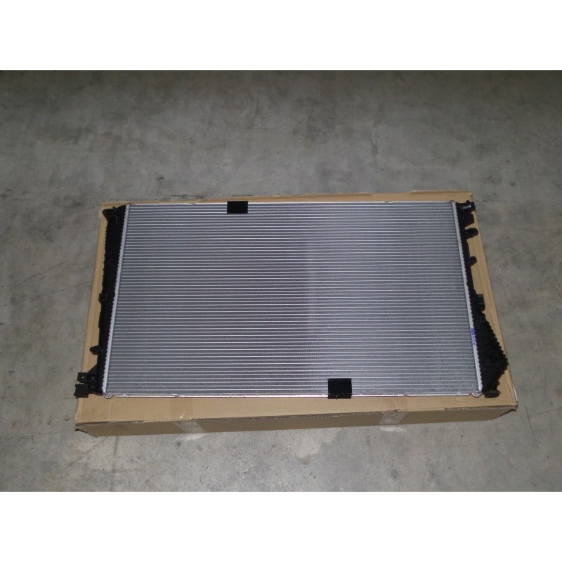 Pièce pour OPEL - Radiator, Engine Cooling 93857125