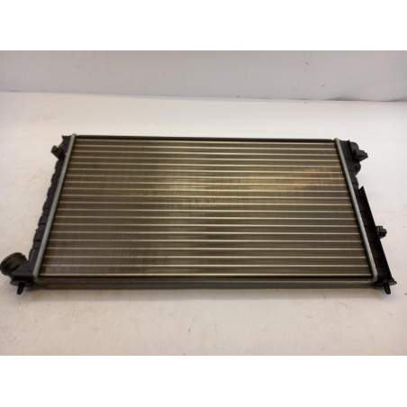 Pièce pour PEUGEOT/CITROEN - Radiator, Engine Cooling 133041