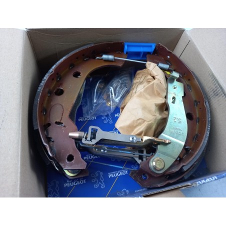 Pièce pour PEUGEOT/CITROEN - Brake Shoe Set 42418C
