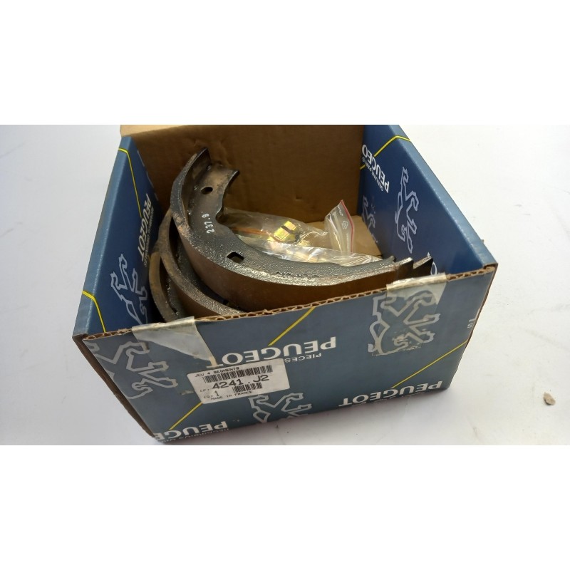 Pièce pour PEUGEOT/CITROEN - Brake Shoe Set, Parking Brake 4241J2