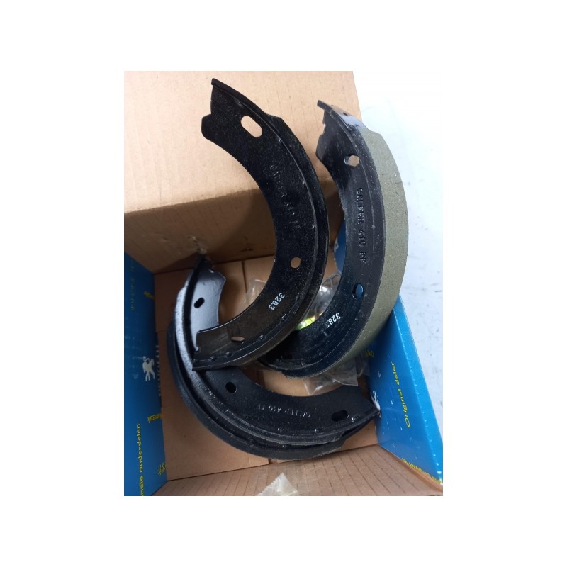 Pièce pour PEUGEOT/CITROEN - Brake Shoe Set, Parking Brake 4241J3