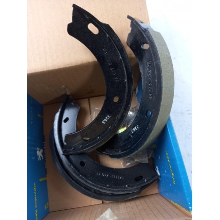 Pièce pour PEUGEOT/CITROEN - Brake Shoe Set, Parking Brake 4241J3