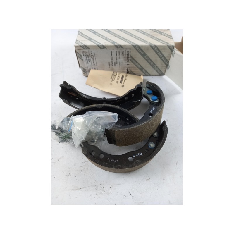 Pièce pour PEUGEOT/CITROEN - Brake Shoe Set, Parking Brake 4241N0