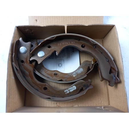 Pièce pour PEUGEOT/CITROEN - Brake Shoe Set, Parking Brake 4241N6