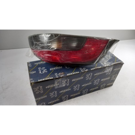 Pièce pour PEUGEOT/CITROEN - Combination Rearlight 635198