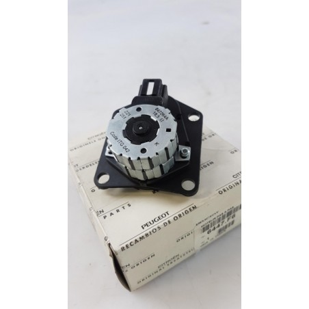 Pièce pour PEUGEOT/CITROEN - Control, Blending Flap 6447F6