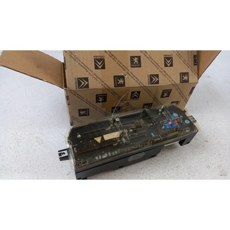 Pièce pour PEUGEOT/CITROEN - Control Element, Heating/Ventilation 6451X6