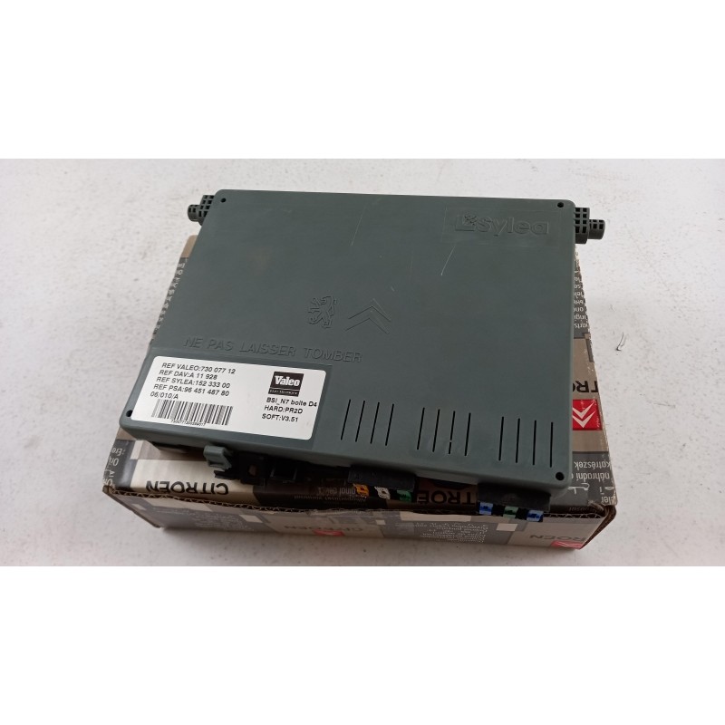 Pièce pour PEUGEOT/CITROEN - Fuse Box 658050
