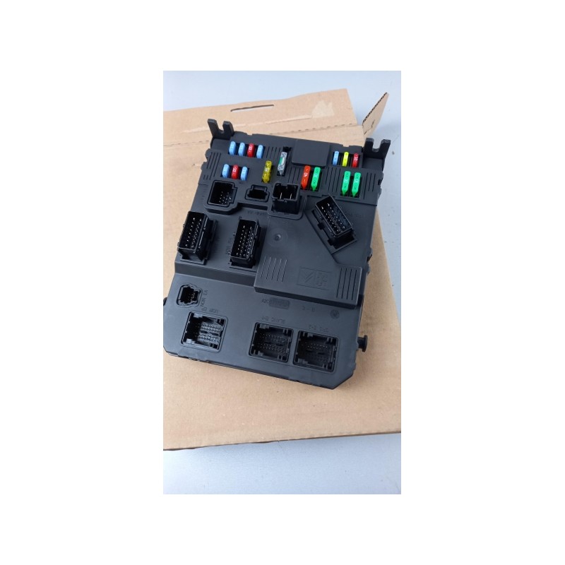 Pièce pour PEUGEOT/CITROEN - Fuse Box 6580E5