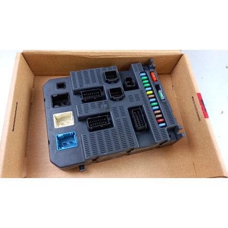 Pièce pour PEUGEOT/CITROEN - Fuse Box 6580NJ