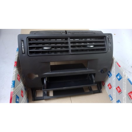Pièce pour PEUGEOT/CITROEN - Centre Console Part/Trim 8212SX
