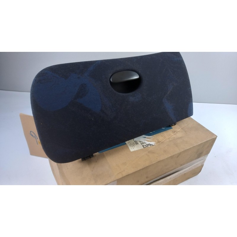 Pièce pour PEUGEOT/CITROEN - Cover, Glove Box 8214KY