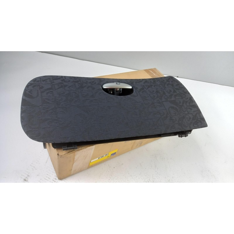 Pièce pour PEUGEOT/CITROEN - Cover, Glove Box 8218C8