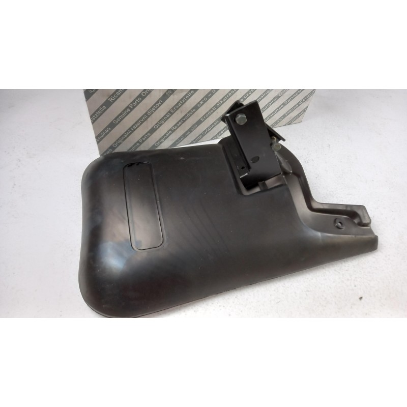 Pièce pour PEUGEOT/CITROEN - Mudflap 8530XX