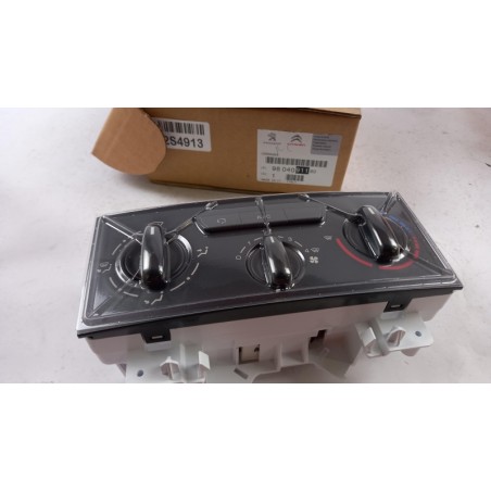 Pièce pour PEUGEOT/CITROEN - Control Element, Heating/Ventilation 9804091180