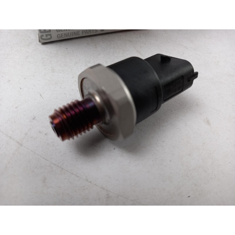 Pièce pour RENAULT - Sensor, Fuel Pressure 7701068387