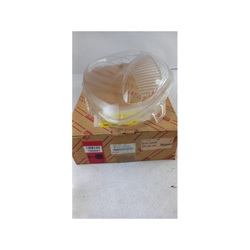 Pièce pour TOYOTA - Diffusing Lens, Headlight 8113152020