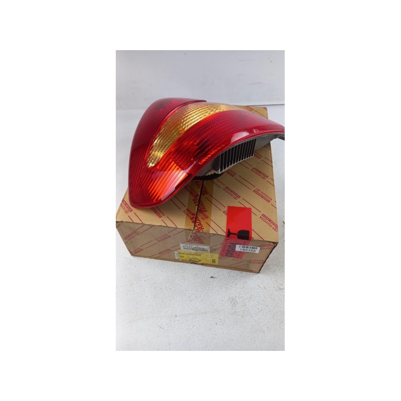 Pièce pour TOYOTA - Combination Rearlight 8156047040