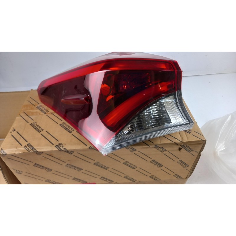 Pièce pour TOYOTA - Combination Rearlight 8156102A61