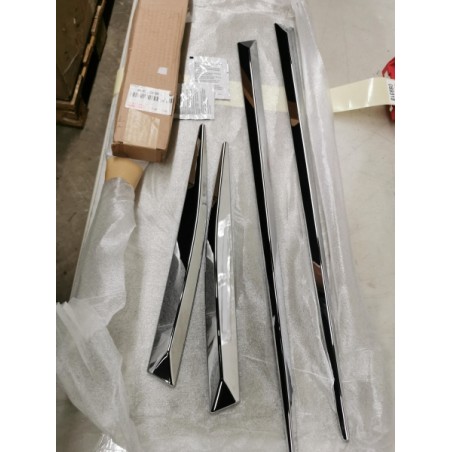 Pièce pour TOYOTA - Trim/Protective Strip, Door PW1560R00001