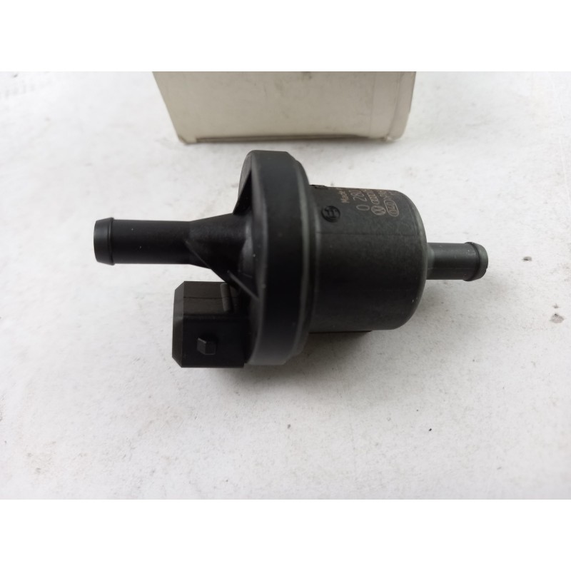 Pièce pour VAG - Breather Valve, Fuel Tank 058133517