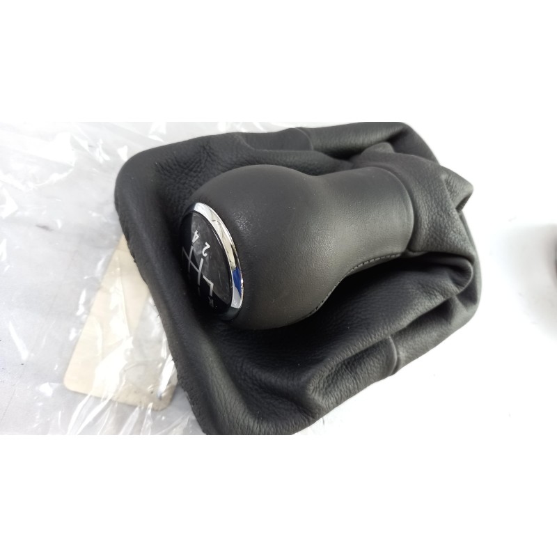 Pièce pour VAG - Gear Lever Gaiter & Knob 1C0711113GTHM