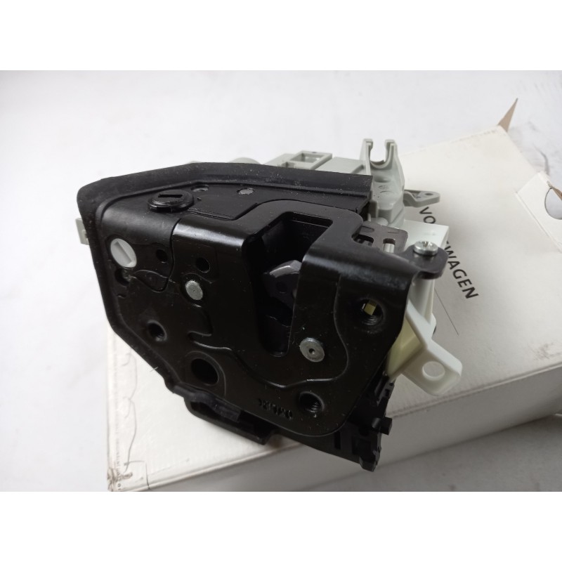 Pièce pour VAG - Door Lock 1P0839015E