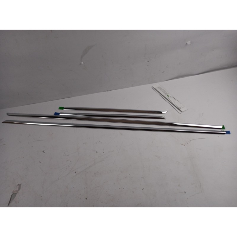 Pièce pour VAG - Trim/Protective Strip Set, Door 1ST071328A
