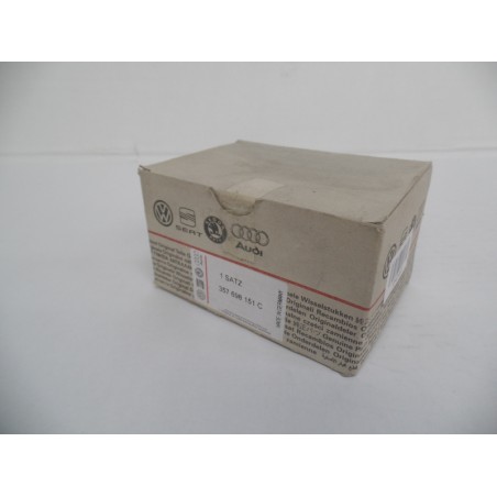 Pièce pour VAG - Brake Pad Set 357698151C
