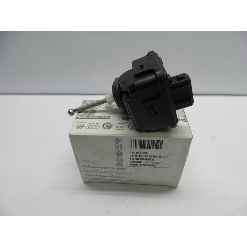 Pièce pour VAG - Servomotor, Headlight Range Adjustment 4A0941295
