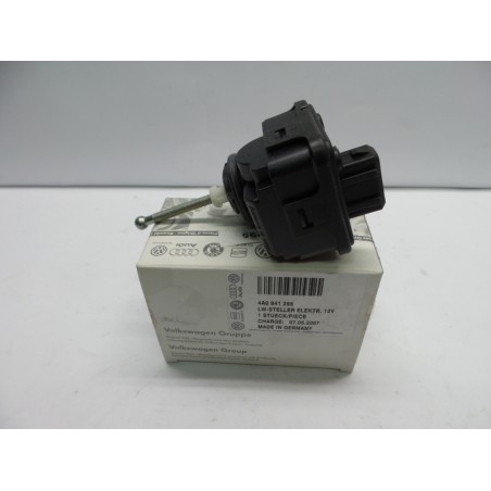 Pièce pour VAG - Servomotor, Headlight Range Adjustment 4A0941295
