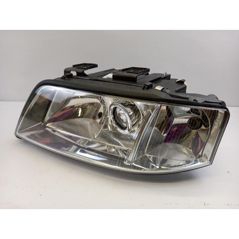 Pièce pour VAG - Headlight 4B0941029K