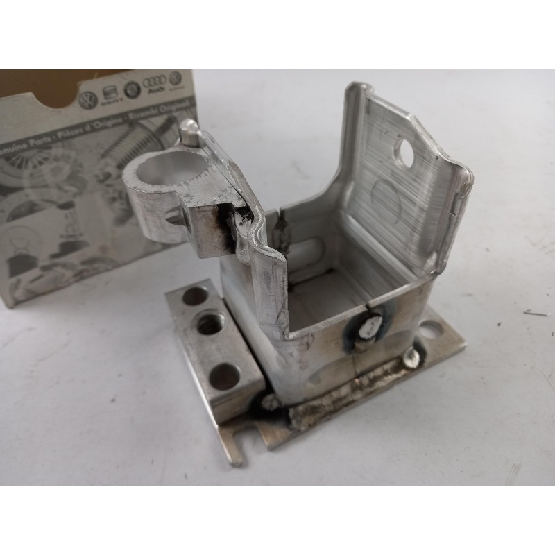 Pièce pour VAG - Bracket 4E0807134A