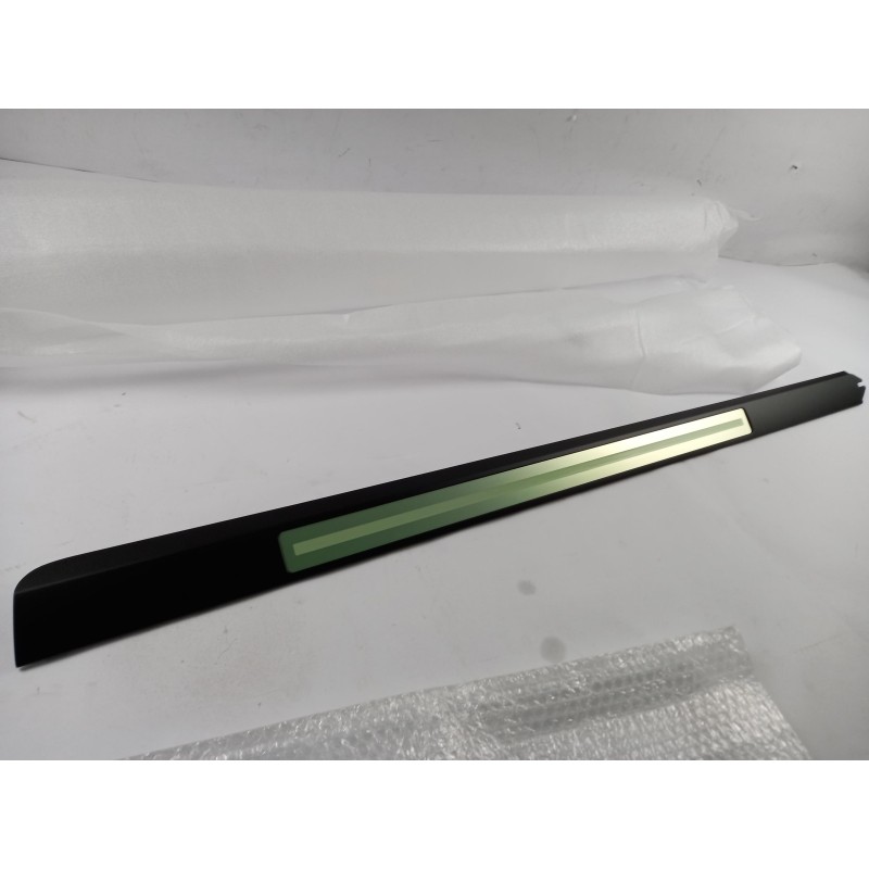 Pièce pour VAG - Trim/Protective Strip, Sidewall 4E0853986CAQ4