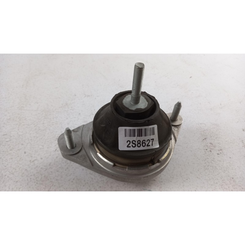 Pièce pour VAG - Engine Mounting 8A0199379E