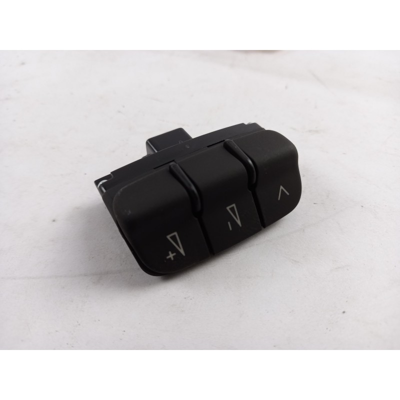 Pièce pour VAG - Steering Wheel Switch 8E0951527A5PR