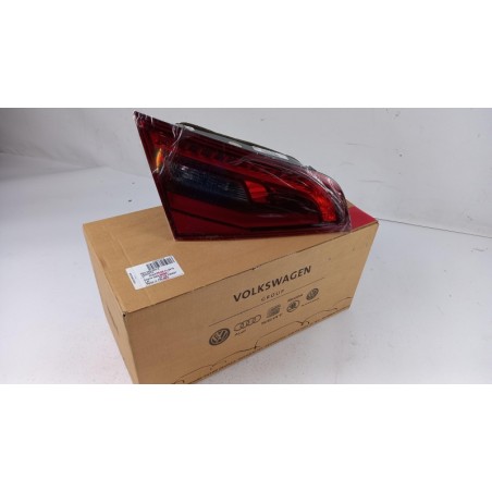 Pièce pour VAG - Combination Rearlight 8V4945093A