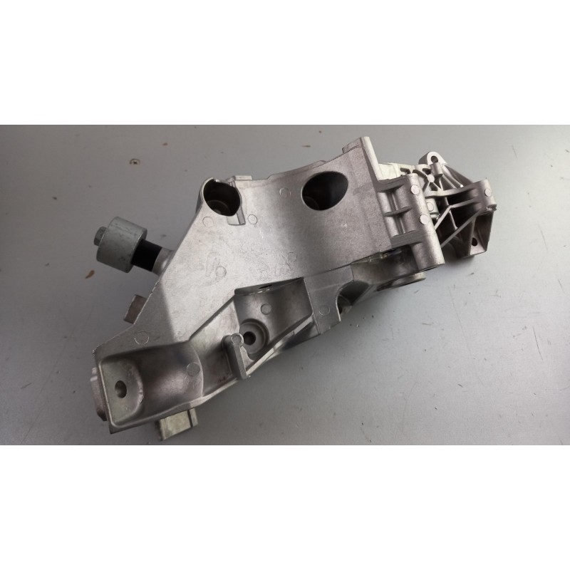 Pièce pour BMW - Bracket 11518592239