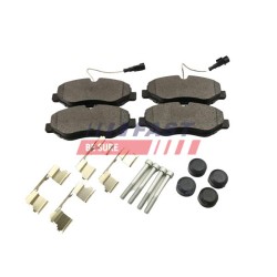 PLAQUETTES DE FREIN POUR NISSAN CABSTAR 06